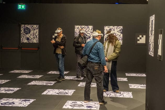 Die Ausstellung Titanic Eine immersive Reise öffnet am 28. November in Leipzig ihre Türen. Gezeigt werden Originalartefakte der RMS Titanic und ihres Schwesternschiffs Olympic sowie aufwendig inszenierte Filmrequisiten aus James Camerons Titanic. Zu den Highlights zählt ein seltener Deckstuhl vom Promenadendeck des 1912 verunglückten Ozeandampfers. Titanic Ausstellung Leipzig