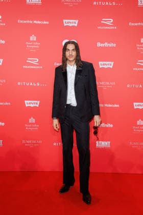 Award - 27. GQ Men of the Year Award 2025 - Badchieff (Shivan Darouiche) beim 27. GQ Men of the Year Award im Metropol am 27.11.2025 inBerlin Copyright: xEventpressxKochanx