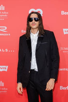 Award - 27. GQ Men of the Year Award 2025 - Badchieff (Shivan Darouiche) beim 27. GQ Men of the Year Award im Metropol am 27.11.2025 inBerlin Copyright: xEventpressxKochanx