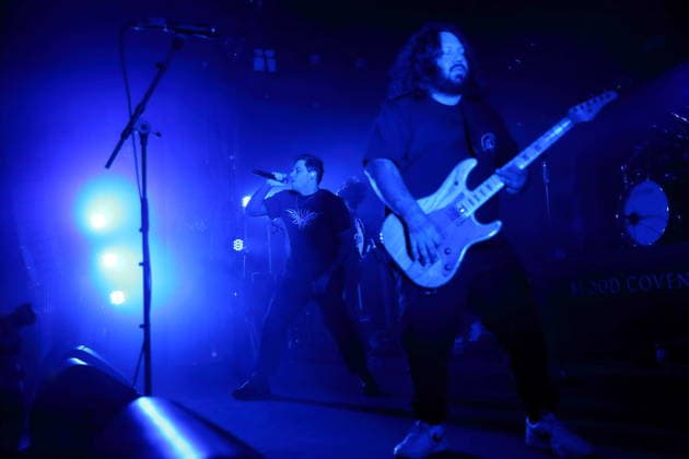 James Deberg und Josh Thomas, v.l., von der Band Thousand Below bei einem Konzert als Support für Adept im Astra Kulturhaus in Berlin, 27. November 2025. Thousand Below Konzert Berlin