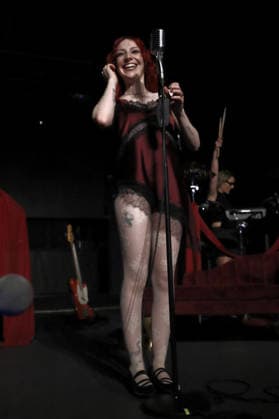 FOTO IPP MIPA MILANO 27 11 2025 CONCERTO SOPHIE AND THE GIANTS NELLA FOTO : LA CANTANTE SOPHIE LOUISE SCOTT Italy Photo Press - World Copyright