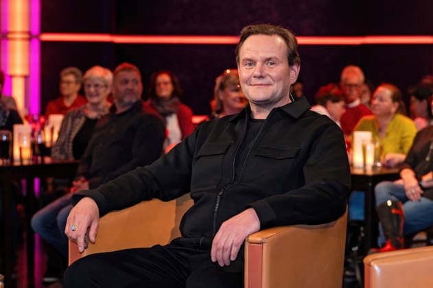 MDR - Riverboat. Schauspieler Devid Striesow anläßlich der Aufzeichnung der MDR - Talkshow Riverboat am 28.11.2025 in der Mediacity Leipzig. 20251128ADO0058