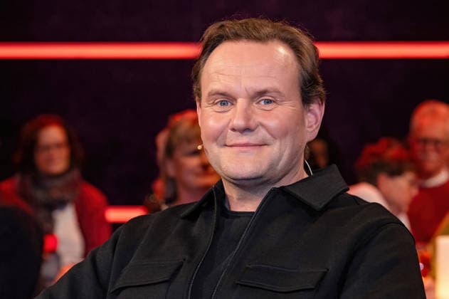 MDR - Riverboat. Schauspieler Devid Striesow anläßlich der Aufzeichnung der MDR - Talkshow Riverboat am 28.11.2025 in der Mediacity Leipzig. 20251128ADO0055