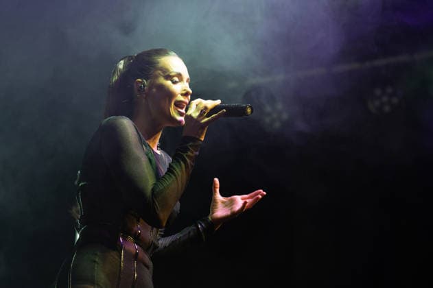 Lorena Gomez performs live in Madrid - 28 Nov 2025 Singer Lorena Gomez performs during the live presentation of her EP ERA at the Galileo Hall in Madrid. Madrid Spain Copyright: xAtilanoxGarciax xSOPAxImagesx photo01722