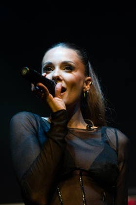 Lorena Gomez performs live in Madrid - 28 Nov 2025 Singer Lorena Gomez performs during the live presentation of her EP ERA at the Galileo Hall in Madrid. Madrid Spain Copyright: xAtilanoxGarciax xSOPAxImagesx photo01743
