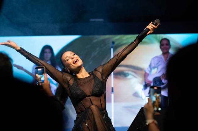 Lorena Gomez performs live in Madrid - 28 Nov 2025 Singer Lorena Gomez performs during the live presentation of her EP ERA at the Galileo Hall in Madrid. Madrid Spain Copyright: xAtilanoxGarciax xSOPAxImagesx photo01745