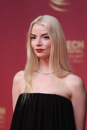 Anya Taylor Joy attends the Opening Red Carpet during the 22nd Marrakech International Film Festival on November 28, 2025 in Marrakech, Morocco Marrakech, Morocco 28 11 2025 451096 2025 11 28 MARRAKECH Morocco  Copyright: xRomualdxMeigneuxx xStarfacex STAR_451096_009
