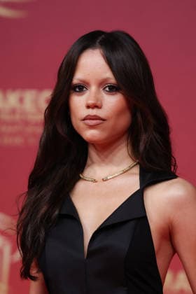 Enna Ortega attends the Opening Red Carpet during the 22nd Marrakech International Film Festival on November 28, 2025 in Marrakech, Morocco Marrakech, Morocco 28 11 2025 451096 2025 11 28 MARRAKECH Morocco  Copyright: xRomualdxMeigneuxx xStarfacex STAR_451096_016