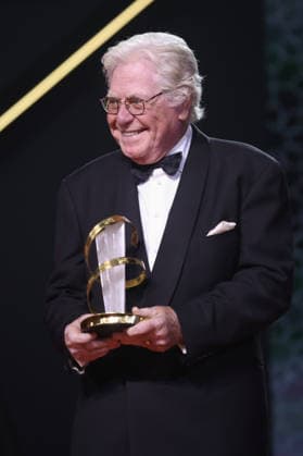Hussein Fahmy receives the Tribute Award during the Opening Ceremony during the 22nd Marrakech International Film Festival on November 28, 2025 in Marrakech, Morocco Marrakech, Morocco 28 11 2025 451096 2025 11 28 MARRAKECH Morocco  Copyright: xRomualdxMeigneuxx xStarfacex STAR_451096_164