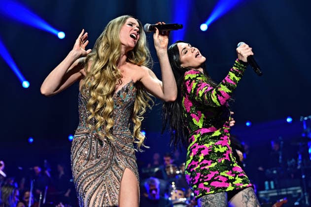 Night of the Proms 2025. Sängerin Vanessa Amorosi und Joss Stone während eines Auftrittes im Rahmen der Night of the Proms 2025 am 28.11.2025 in der SAP-Arena Mannheim. 20251128MWI099949