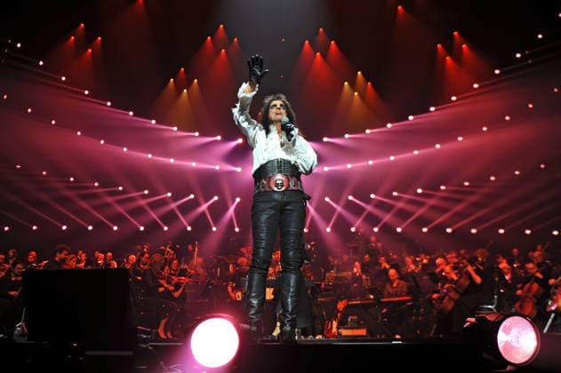 Night of the Proms 2025. Sänger Alice Cooper während eines Auftrittes im Rahmen der Night of the Proms 2025 am 28.11.2025 in der SAP-Arena Mannheim. 20251128MWI098918