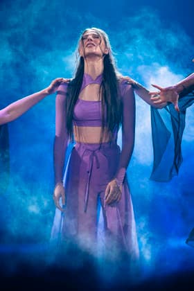 Ann-Kathrin Bendixen bei Let s Dance - Die Live-Tour 2025 in der Messehalle. Erfurt, 28.11.2025