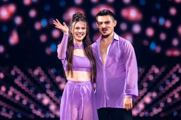 Ann-Kathrin Bendixen und Zsolt Sandor Cseke bei Let s Dance - Die Live-Tour 2025 in der Messehalle. Erfurt, 28.11.2025