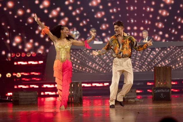 Marie Mouroum und Alexandru Ionel bei Let s Dance - Die Live-Tour 2025 in der Messehalle. Erfurt, 28.11.2025