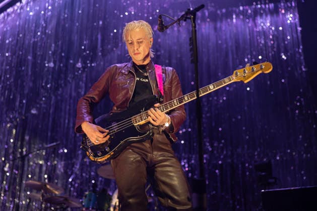 Wolf Alice perform at AO Arena Theo Ellis of Wolf Alice performs at AO Arena, Manchester, England, 28th November 2025, Credit:Mike Gray Avalon  Copyright: xMikexGrayx xAvalonx 1055345181