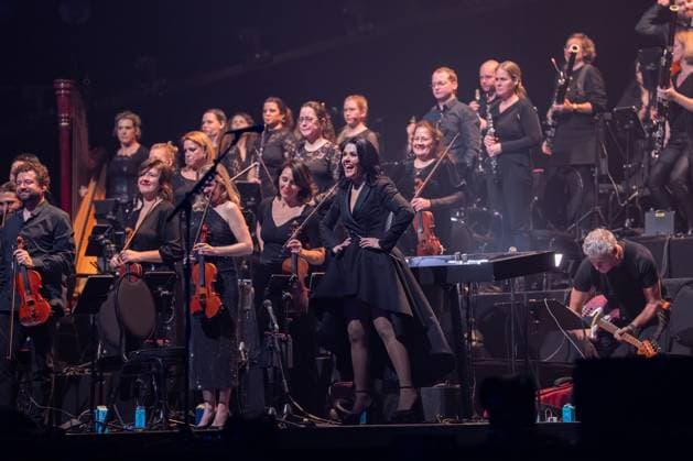 Night of the Proms 2025 Dirigentin Alexandra Arrieche bei der Night of the Proms in der SAP Arena Mannheim am 28.11.2025. Frankfurt Festhalle Hessen