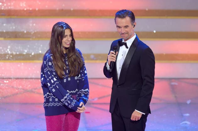 ARD: Das Adventsfest der 100.000 Lichter . Fernsehmoderator Florian Silbereisen und Sängerin Vanessa Mai während der ARD Fernsehshow Das Adventsfest der 100.000 Lichter am 29.11.2025 in Suhl. 20251129SBK0073