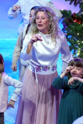 ARD: Das Adventsfest der 100.000 Lichter . Sängerin Simone Sommerland während der ARD Fernsehshow Das Adventsfest der 100.000 Lichter am 29.11.2025 in Suhl. 20251129SBK0088
