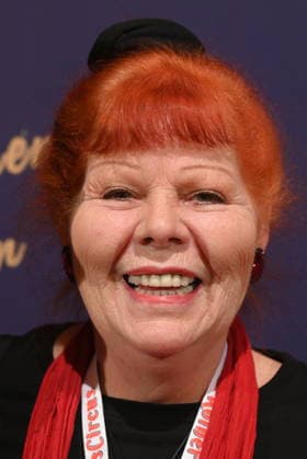 Schauspielerin Samy Orfgen kommt zur Premiere des 10. Kölner WeihnachtsCircus