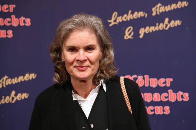Sportlerin Ulrike Nasse Meyfarth kommt zur Premiere des 10. Kölner WeihnachtsCircus
