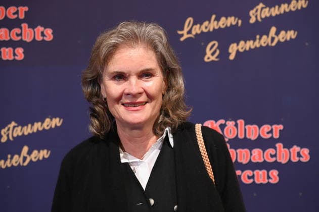 Sportlerin Ulrike Nasse Meyfarth kommt zur Premiere des 10. Kölner WeihnachtsCircus
