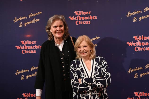 Ulrike Nasse Meyfarth und Schauspielerin Sabine Postel, l-r, kommt zur Premiere des 10. Kölner WeihnachtsCircus