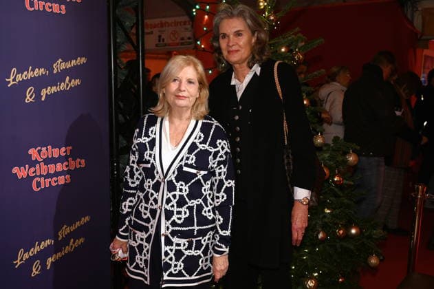 Sabine Postel und Ulrike Nasse Meyfarth, l-r, kommt zur Premiere des 10. Kölner WeihnachtsCircus