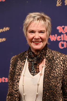 Moderatorin Birgit Biggi Lechtermann kommt zur Premiere des 10. Kölner WeihnachtsCircus
