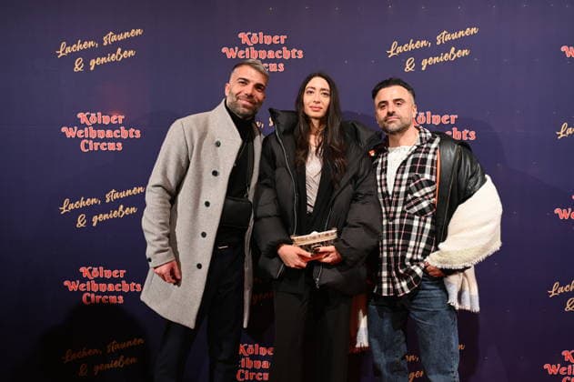 Darsteller Rafi Rachek, Nina Baracai, Eddy Yildiz, l-r, kommt zur Premiere des 10. Kölner WeihnachtsCircus