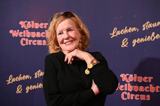Schauspielerin Marianne Rogee kommt zur Premiere des 10. Kölner WeihnachtsCircus
