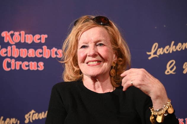 Schauspielerin Marianne Rogee kommt zur Premiere des 10. Kölner WeihnachtsCircus