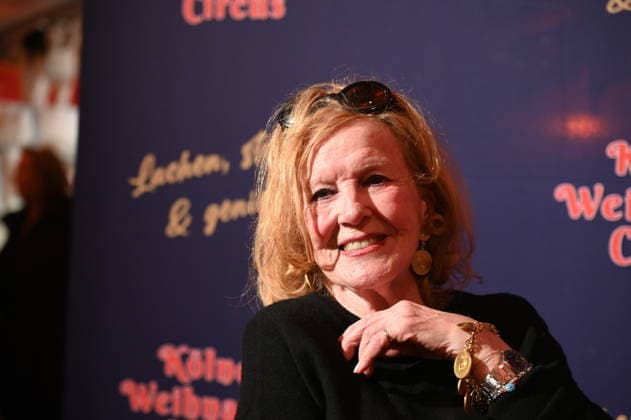 Schauspielerin Marianne Rogee kommt zur Premiere des 10. Kölner WeihnachtsCircus