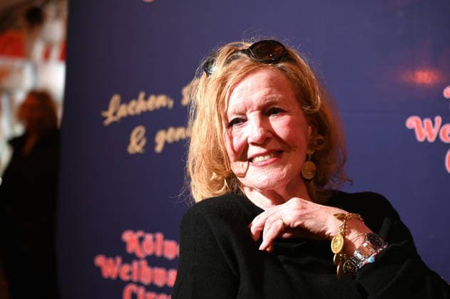 Schauspielerin Marianne Rogee kommt zur Premiere des 10. Kölner WeihnachtsCircus