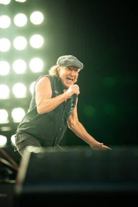 November 30, 2025, Adelaide, South Australia, Australia: AC DC Lead singer BRIAN JOHNSON on Sunday at the BP Ultimate Adelaide Grand Final. Adelaide Australia - ZUMAf186 20251130_zsp_f186_108 Copyright: xJamesxForresterx