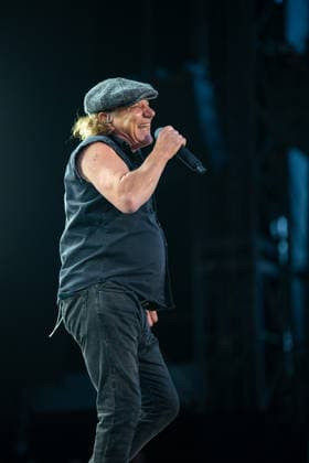 November 30, 2025, Adelaide, South Australia, Australia: AC DC Lead singer BRIAN JOHNSON on Sunday at the BP Ultimate Adelaide Grand Final. Adelaide Australia - ZUMAf186 20251130_zsp_f186_112 Copyright: xJamesxForresterx