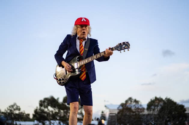 November 30, 2025, Adelaide, South Australia, Australia: AC DC Lead guitarist ANGUS YOUNG on Sunday at the BP Ultimate Adelaide Grand Final. Adelaide Australia - ZUMAf186 20251130_zsp_f186_114 Copyright: xJamesxForresterx