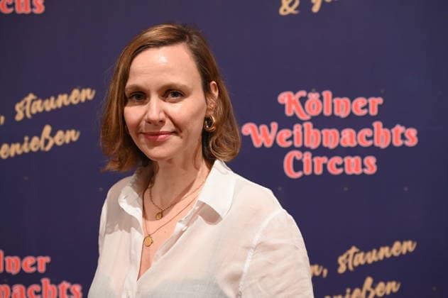 Schauspielerin Nadja Becker kommt zur Premiere des 10. Kölner WeihnachtsCircus