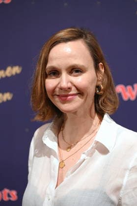 Schauspielerin Nadja Becker kommt zur Premiere des 10. Kölner WeihnachtsCircus