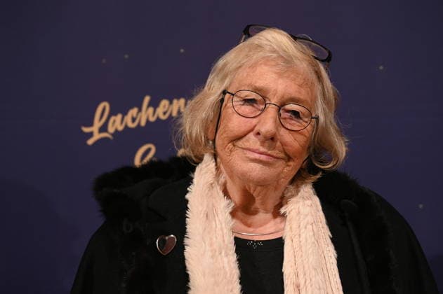 Journalistin Carmen Thomas kommt zur Premiere des 10. Kölner WeihnachtsCircus