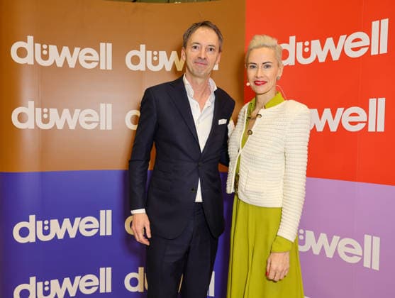 DÜWELL Public Opening Event - Jeannine Halene , Inhaberin der Agentur Rheinschurken moderierte den Abend - hier mit dem Geschäftsführer der Rheinische Post Mediengruppe Matthias Körner