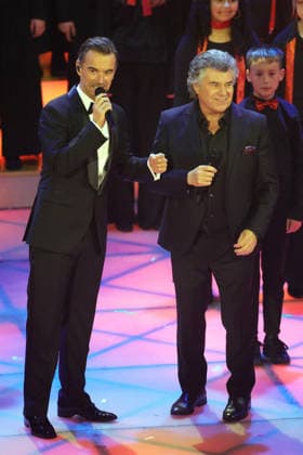 Das Adventsfest der 100.000 Lichter 2025 Moderator Florian Silbereisen mit Andy Borg. Das Adventsfest der 100.000 Lichter 2025. ARD ORF-Show vom 29.11.2025 im Congress Center Suhl. Thüringen, Deutschland.