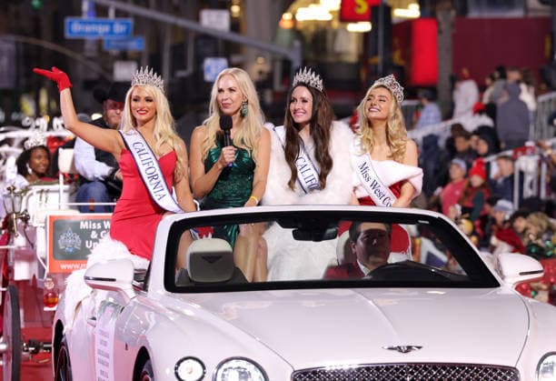 A general view of atmosphere during The 93rd Annual Hollywood Christmas Parade With Grand Marshal Luke Wilson In Support of Marine Toys for Tots in Los Angeles on Sunday, November 30, 2025.  LAP20251130854 GERGxGRUDT