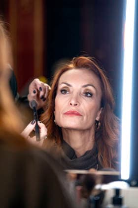 PEOPLE: Gala Fondation Recherche Alzheimer - Lyon - 02 12 2025 Christelle Bardet en sÃ ance make up avant le Gala 2025 de la Fondation Recherche Alzheimer Ã Lyon le 01 12 2025. Photo Sandrine Thesillat PsNewZ  Copyright: xSandrinexTHESILLATx
