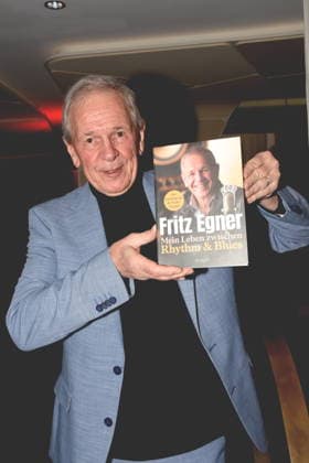Fritz Egner Moderator Autor Muenchen 01.12.2025 Hotel Vierjahreszeiten-Kempinski Buch Vorstellung von Fritz Egner Moderator -Mein Leben Zwischen Rhythm und Blues in Muenchen Foto Muenchen