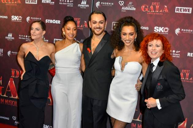 ABBkoeln: No Angels, Nadja Benaissa, Lucy Diakovska, Riccardo Simonetti Sandy Mölling Moelling Jessica Wahls zu Gast auf dem roten Teppich bei der Charity Aids Gala im Musical Dome Koeln am 01.12.2025 NRW Deutschland