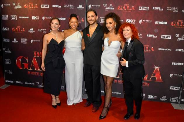 ABBkoeln: No Angels, Nadja Benaissa, Lucy Diakovska, Riccardo Simonetti Sandy Mölling Moelling Jessica Wahls zu Gast auf dem roten Teppich bei der Charity Aids Gala im Musical Dome Koeln am 01.12.2025 NRW Deutschland