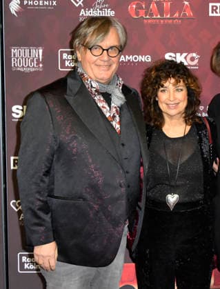 ABBkoeln: Hans-Peter Wilhelm Hape Kerkeling , Isabel Varell zu Gast auf dem roten Teppich bei der Charity Aids Gala im Musical Dome Koeln am 01.12.2025 NRW Deutschland