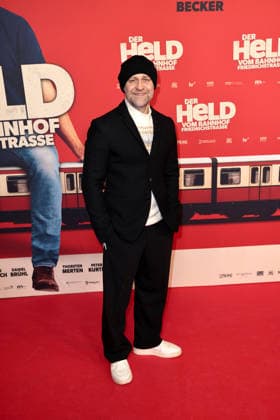 Der Held vom Bahnhof Friedrichstrasse Premiere in Berlin Juergen Vogel bei der öDer Held vom Bahnhof Friedrichstrasse Kino Premiere am 2.12.2025 im Delphi Filmpalast in Berlin Der Held vom Bahnhof Friedrichstrasse Filmpremiere in Berlin