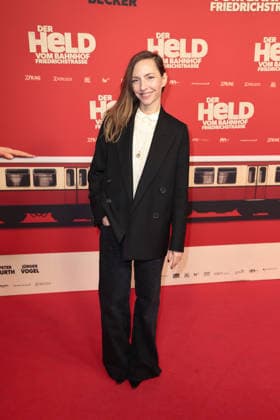 Der Held vom Bahnhof Friedrichstrasse Premiere in Berlin Katharina Schuettler bei der öDer Held vom Bahnhof Friedrichstrasse Kino Premiere am 2.12.2025 im Delphi Filmpalast in Berlin Der Held vom Bahnhof Friedrichstrasse Filmpremiere in Berlin