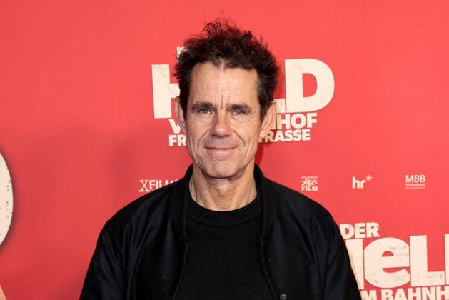 Der Held vom Bahnhof Friedrichstrasse Premiere in Berlin Tom Tykwer bei der öDer Held vom Bahnhof Friedrichstrasse Kino Premiere am 2.12.2025 im Delphi Filmpalast in Berlin Der Held vom Bahnhof Friedrichstrasse Filmpremiere in Berlin